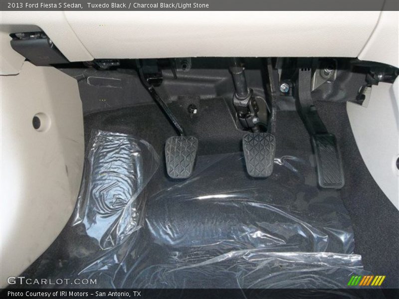 Tuxedo Black / Charcoal Black/Light Stone 2013 Ford Fiesta S Sedan