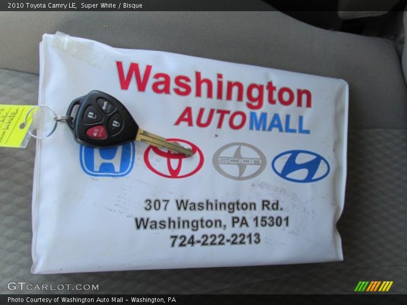 Super White / Bisque 2010 Toyota Camry LE
