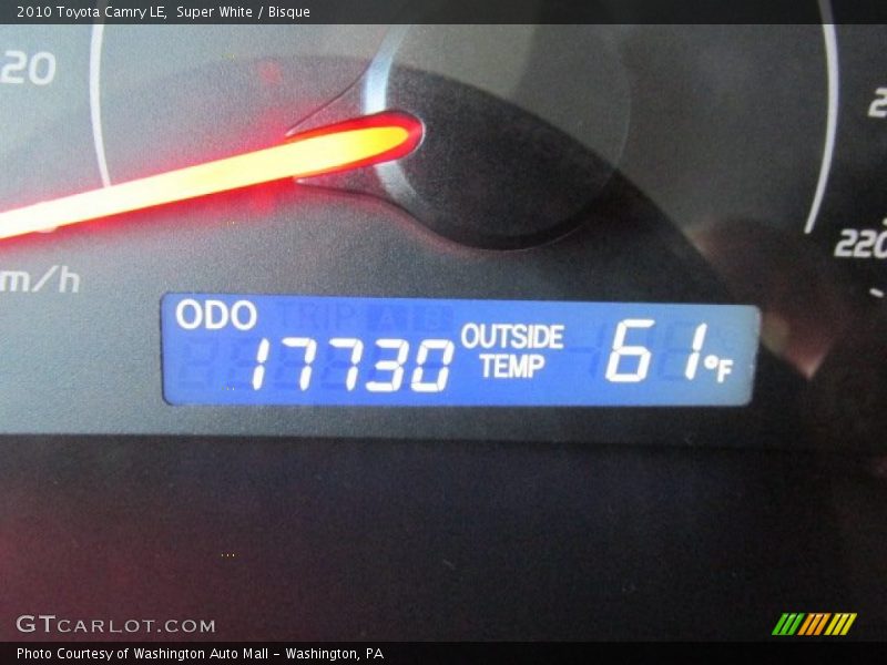 Super White / Bisque 2010 Toyota Camry LE