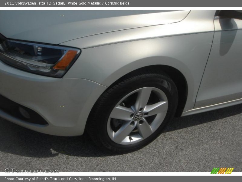 White Gold Metallic / Cornsilk Beige 2011 Volkswagen Jetta TDI Sedan