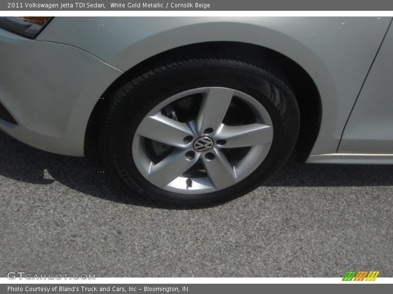 White Gold Metallic / Cornsilk Beige 2011 Volkswagen Jetta TDI Sedan
