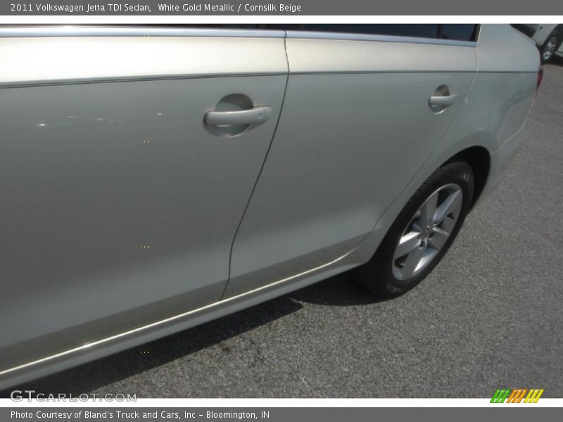 White Gold Metallic / Cornsilk Beige 2011 Volkswagen Jetta TDI Sedan