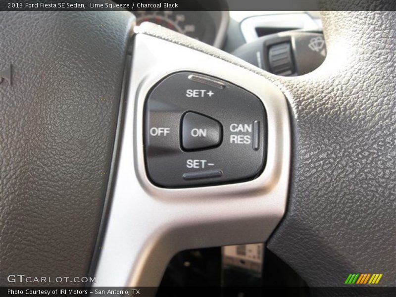 Lime Squeeze / Charcoal Black 2013 Ford Fiesta SE Sedan