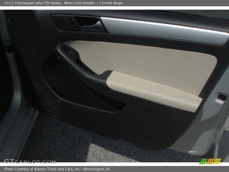 White Gold Metallic / Cornsilk Beige 2011 Volkswagen Jetta TDI Sedan