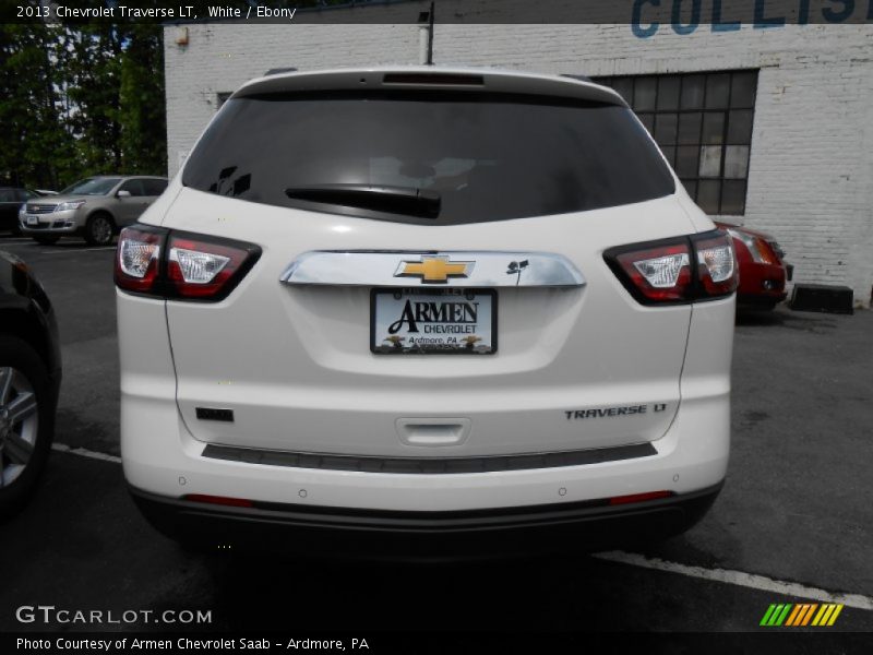 White / Ebony 2013 Chevrolet Traverse LT
