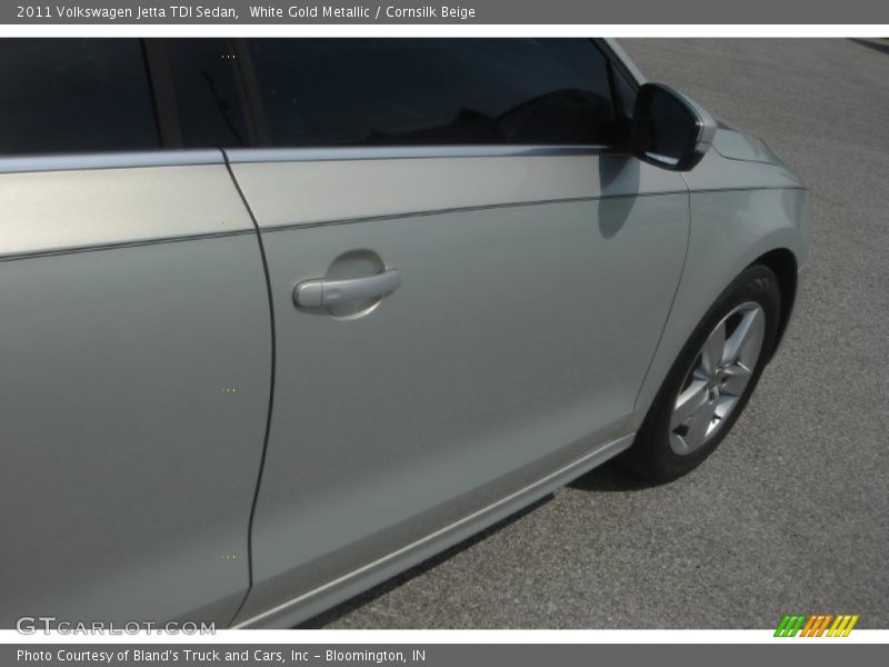 White Gold Metallic / Cornsilk Beige 2011 Volkswagen Jetta TDI Sedan