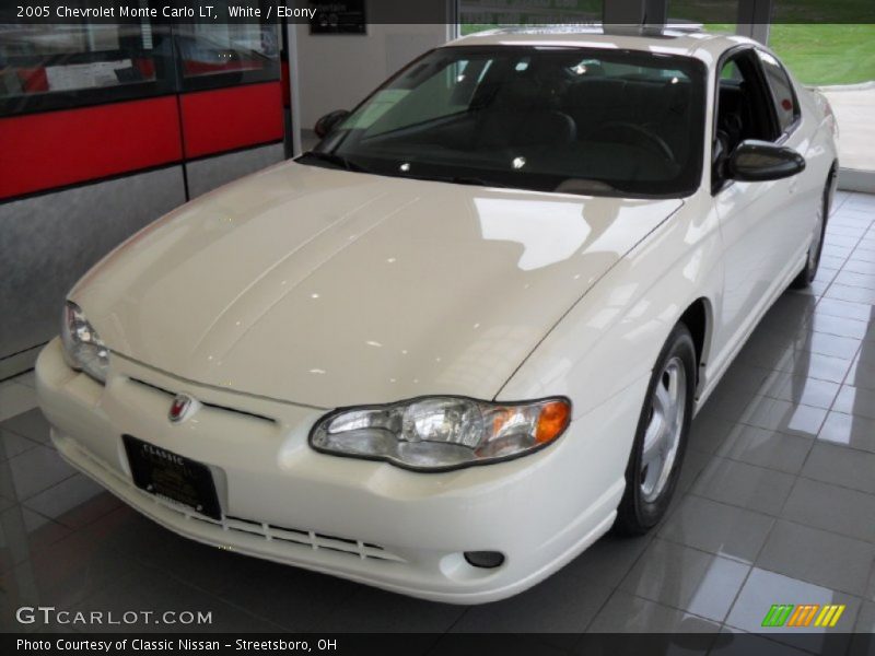 White / Ebony 2005 Chevrolet Monte Carlo LT