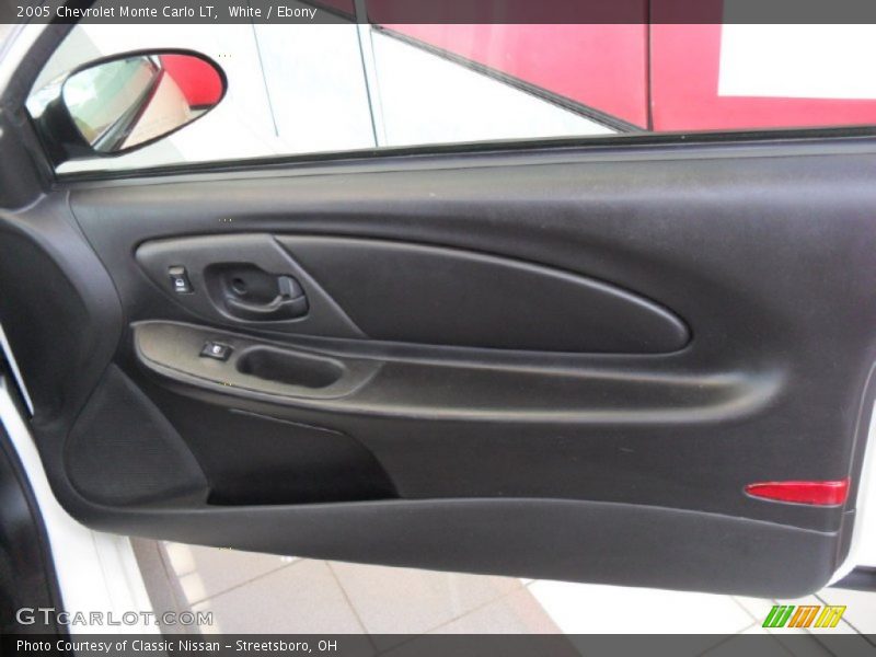 White / Ebony 2005 Chevrolet Monte Carlo LT