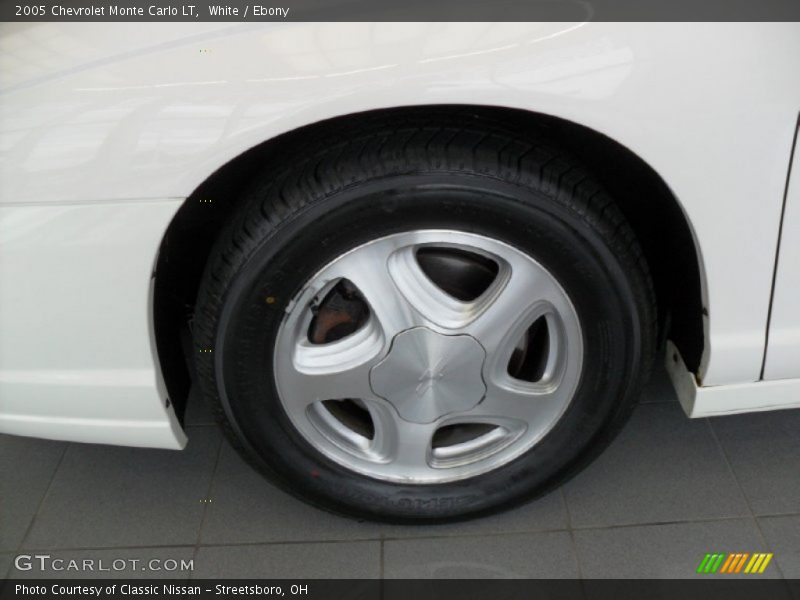 White / Ebony 2005 Chevrolet Monte Carlo LT