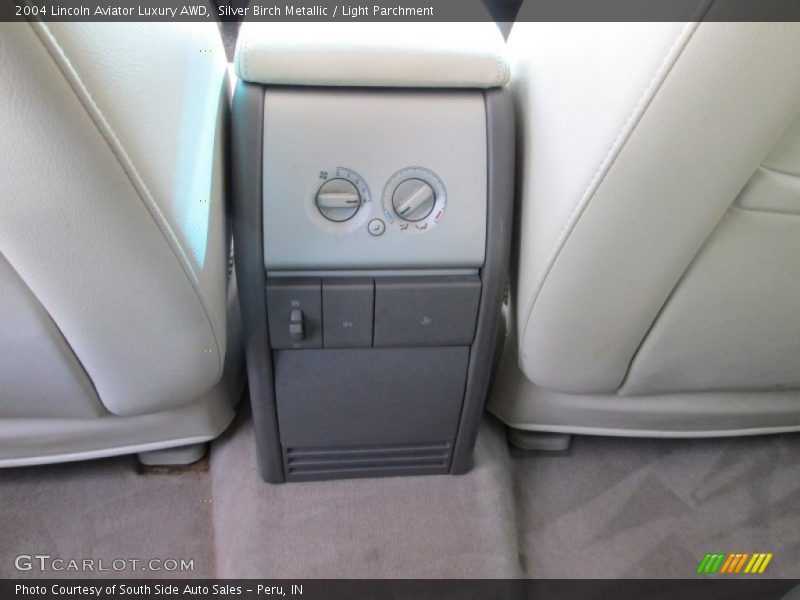Controls of 2004 Aviator Luxury AWD