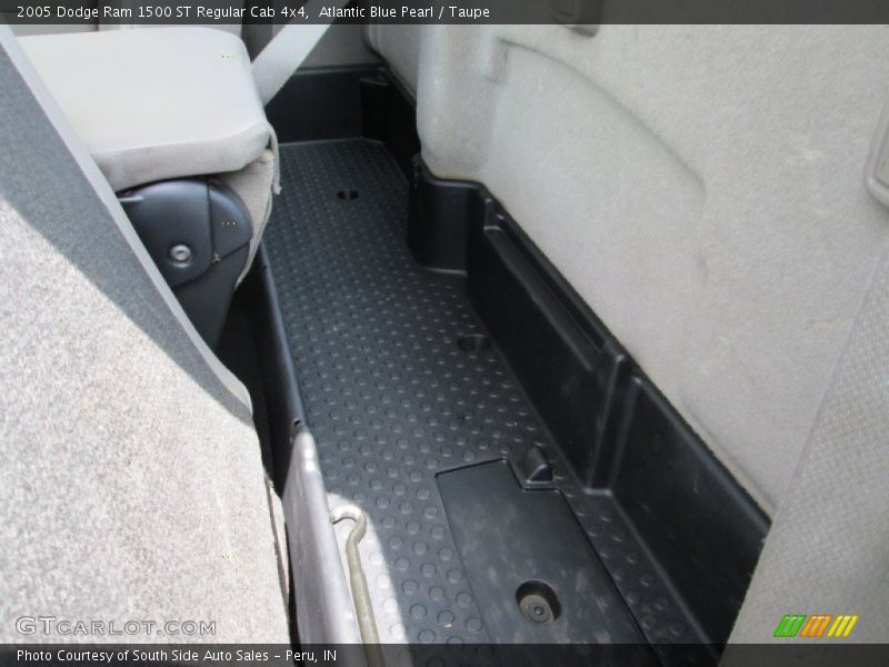 Atlantic Blue Pearl / Taupe 2005 Dodge Ram 1500 ST Regular Cab 4x4