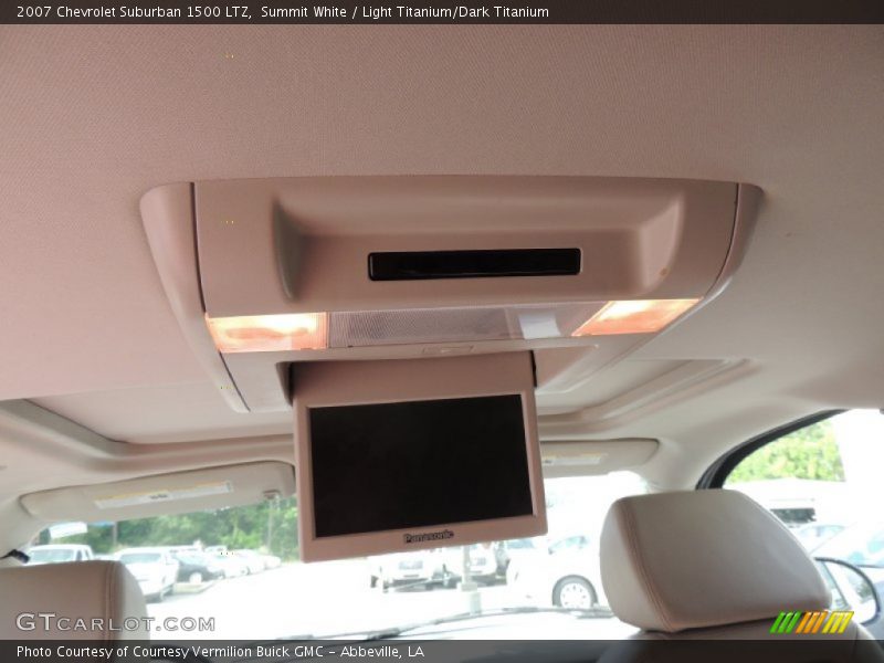 Summit White / Light Titanium/Dark Titanium 2007 Chevrolet Suburban 1500 LTZ