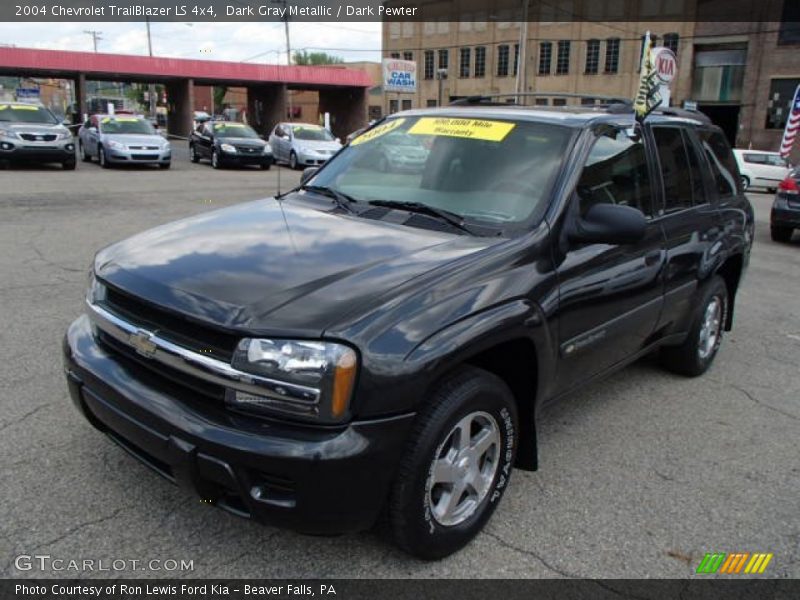 Front 3/4 View of 2004 TrailBlazer LS 4x4