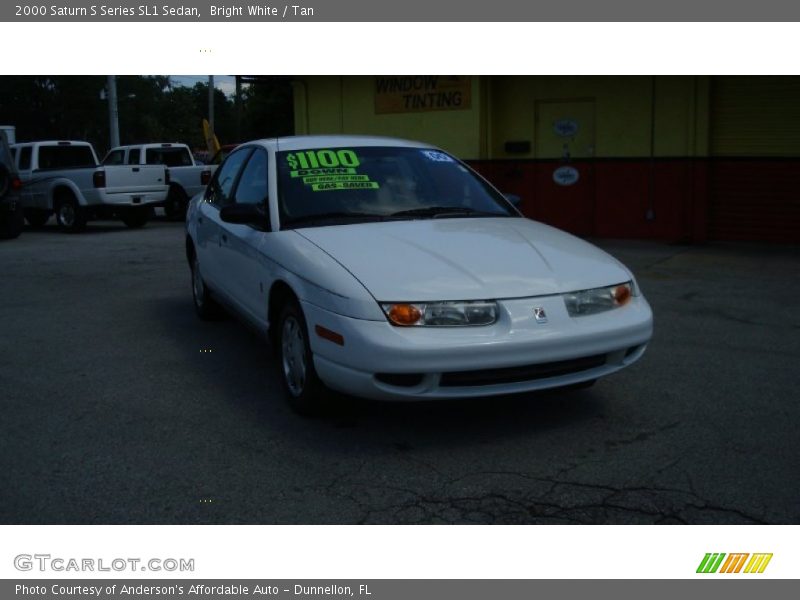 Bright White / Tan 2000 Saturn S Series SL1 Sedan