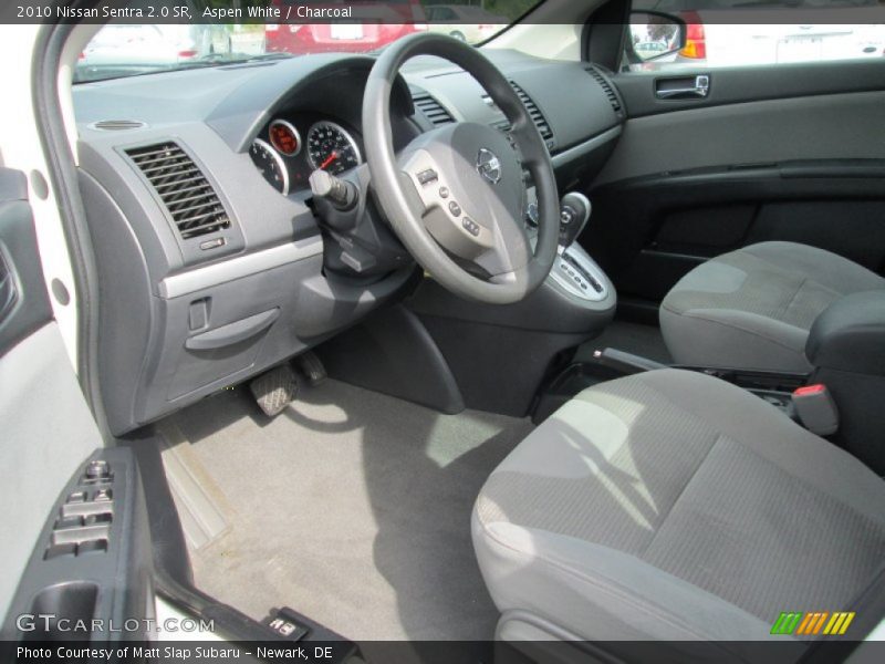 Aspen White / Charcoal 2010 Nissan Sentra 2.0 SR