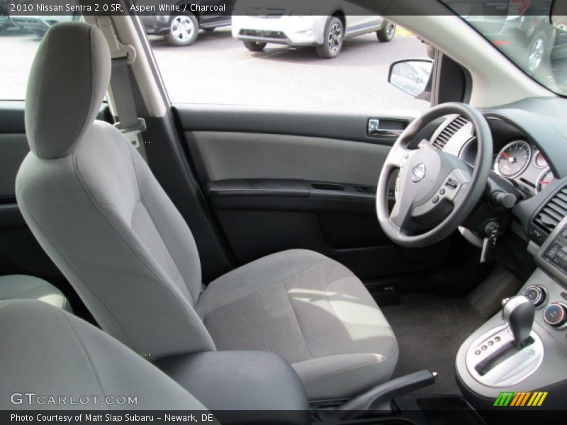 Aspen White / Charcoal 2010 Nissan Sentra 2.0 SR