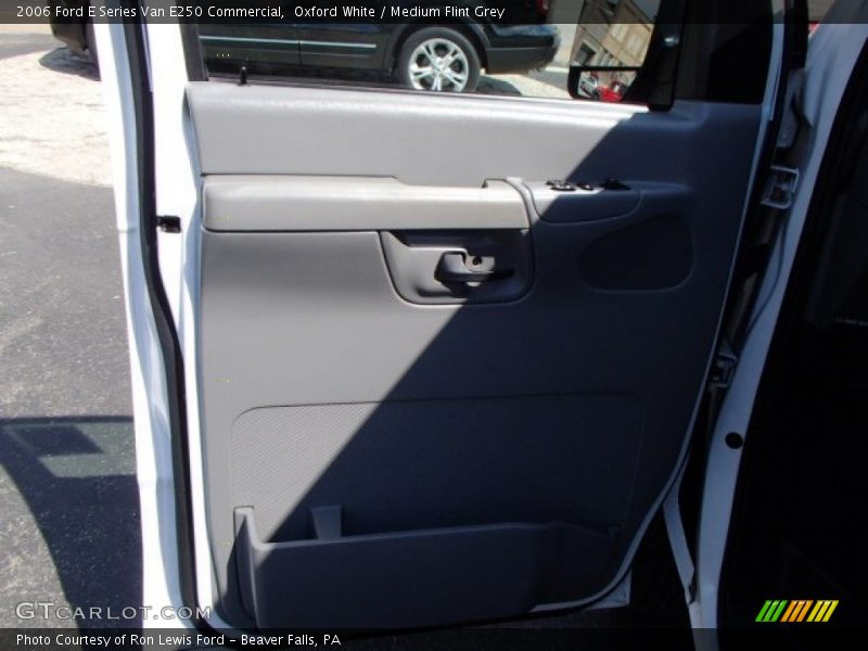 Oxford White / Medium Flint Grey 2006 Ford E Series Van E250 Commercial