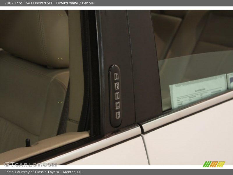 Oxford White / Pebble 2007 Ford Five Hundred SEL