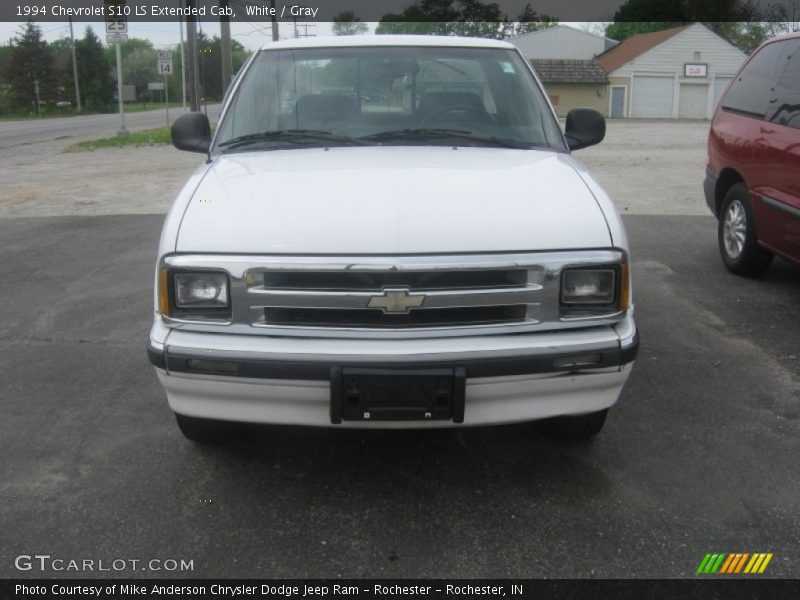 White / Gray 1994 Chevrolet S10 LS Extended Cab