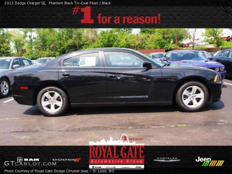 Phantom Black Tri-Coat Pearl / Black 2013 Dodge Charger SE