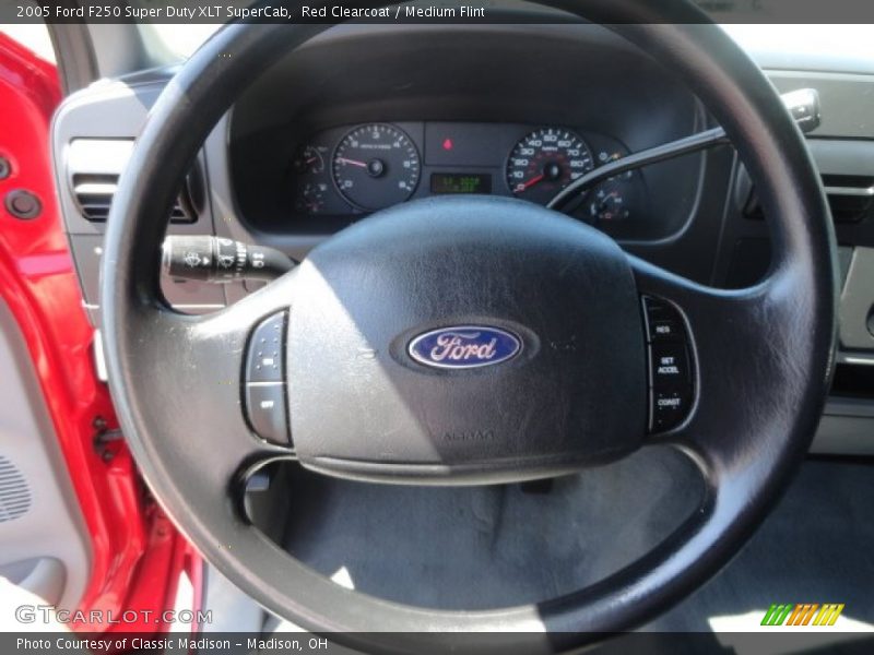  2005 F250 Super Duty XLT SuperCab Steering Wheel