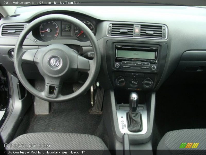 Black / Titan Black 2011 Volkswagen Jetta S Sedan