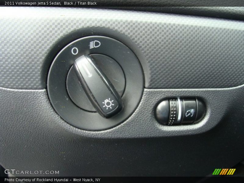 Black / Titan Black 2011 Volkswagen Jetta S Sedan