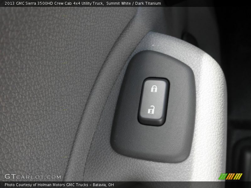 Summit White / Dark Titanium 2013 GMC Sierra 3500HD Crew Cab 4x4 Utility Truck