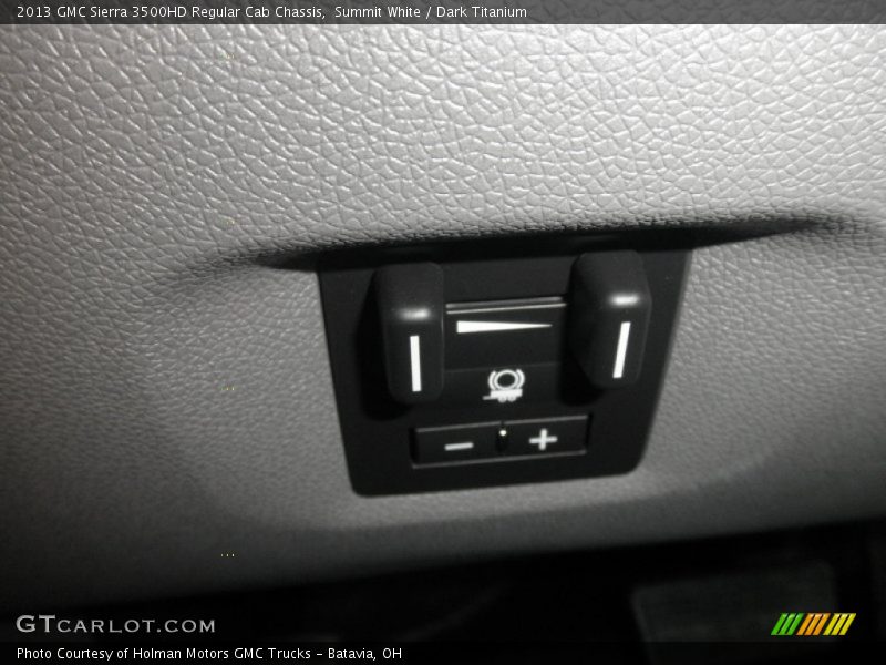 Summit White / Dark Titanium 2013 GMC Sierra 3500HD Regular Cab Chassis