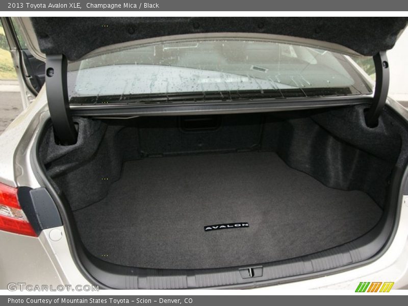  2013 Avalon XLE Trunk