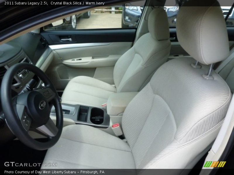Crystal Black Silica / Warm Ivory 2011 Subaru Legacy 2.5i