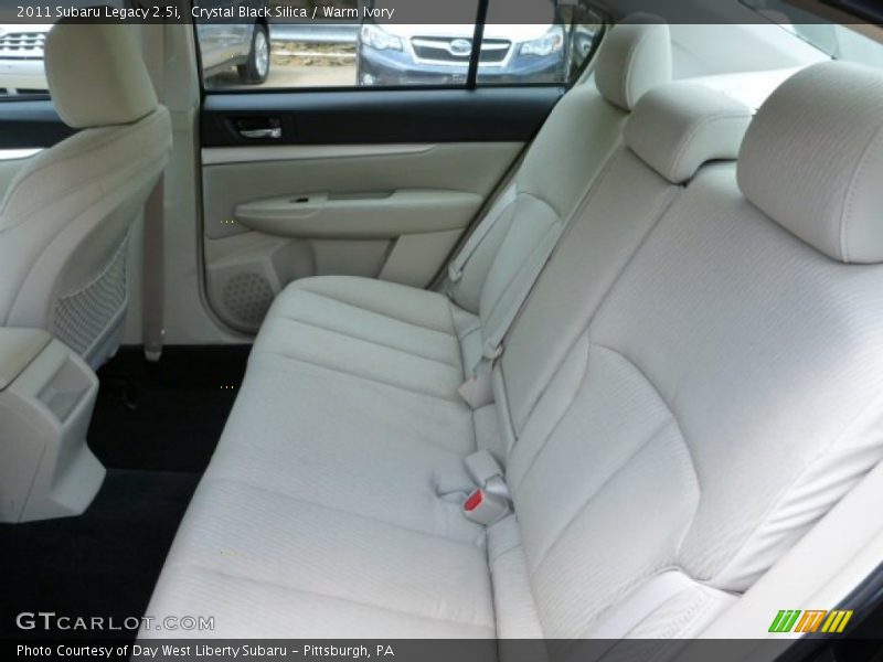 Crystal Black Silica / Warm Ivory 2011 Subaru Legacy 2.5i