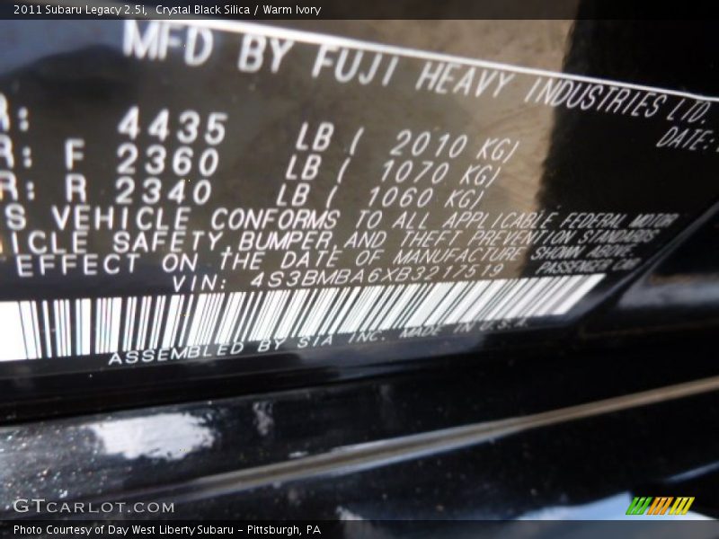 Crystal Black Silica / Warm Ivory 2011 Subaru Legacy 2.5i