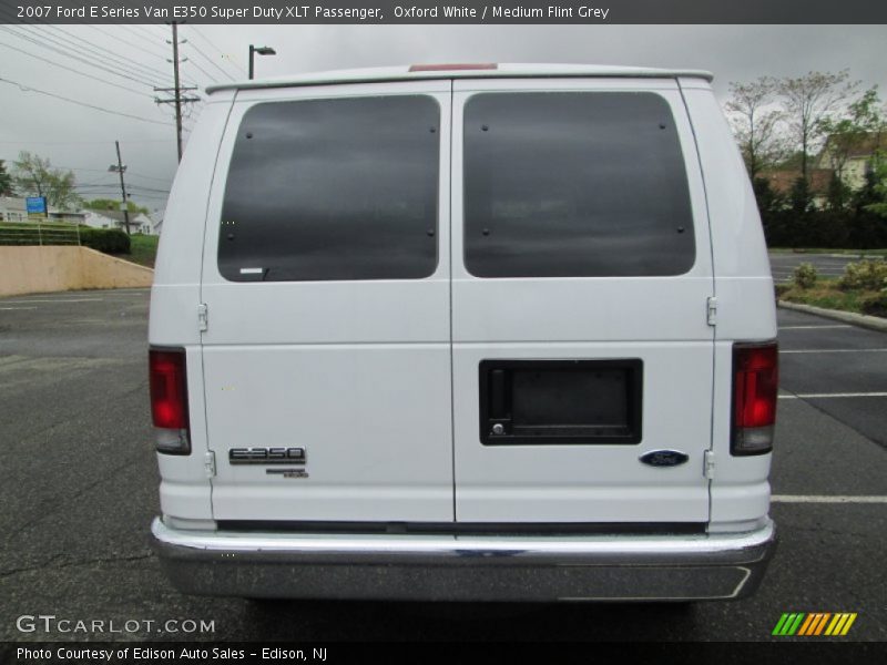 Oxford White / Medium Flint Grey 2007 Ford E Series Van E350 Super Duty XLT Passenger