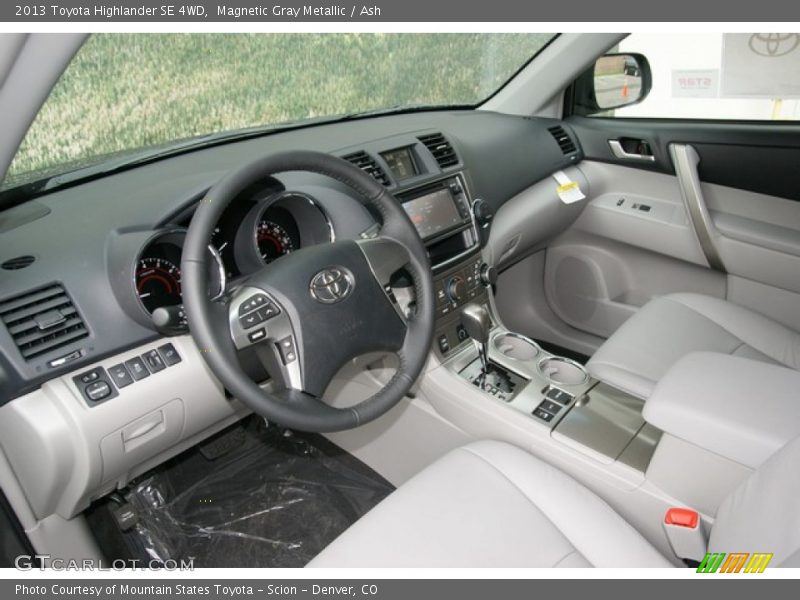 Magnetic Gray Metallic / Ash 2013 Toyota Highlander SE 4WD