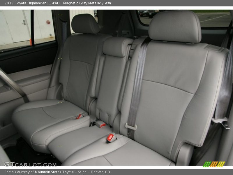 Magnetic Gray Metallic / Ash 2013 Toyota Highlander SE 4WD