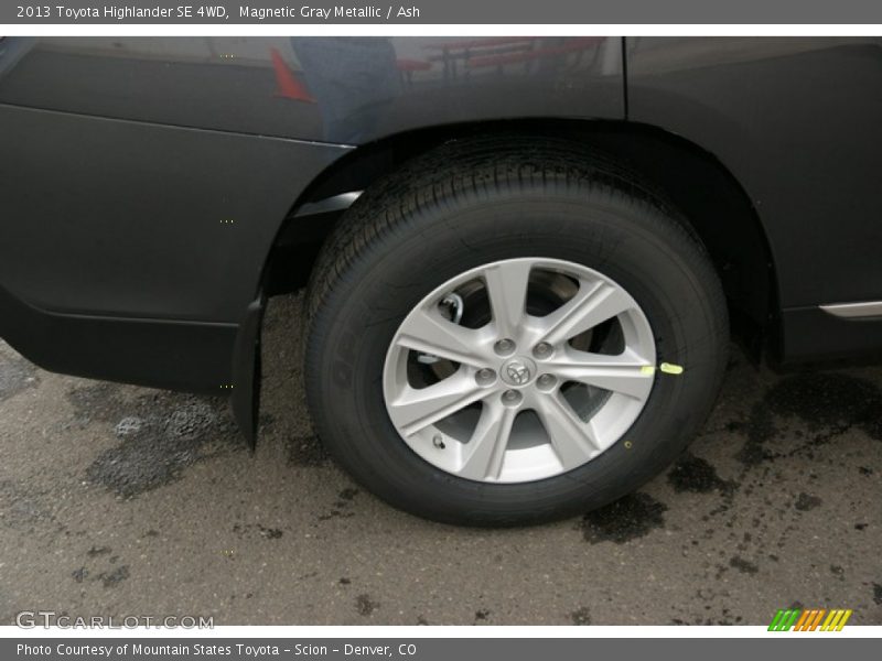 Magnetic Gray Metallic / Ash 2013 Toyota Highlander SE 4WD