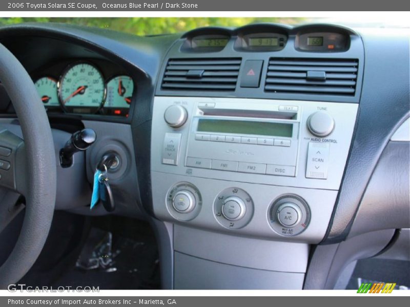 Controls of 2006 Solara SE Coupe