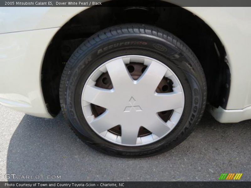 Dover White Pearl / Black 2005 Mitsubishi Galant ES