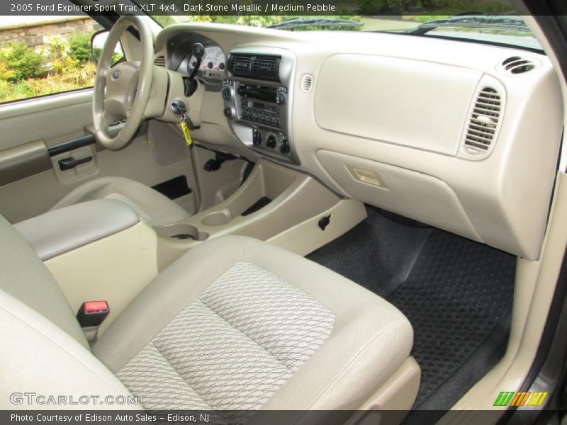 Dashboard of 2005 Explorer Sport Trac XLT 4x4