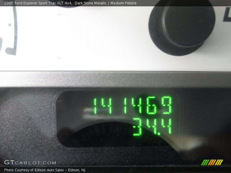 Dark Stone Metallic / Medium Pebble 2005 Ford Explorer Sport Trac XLT 4x4
