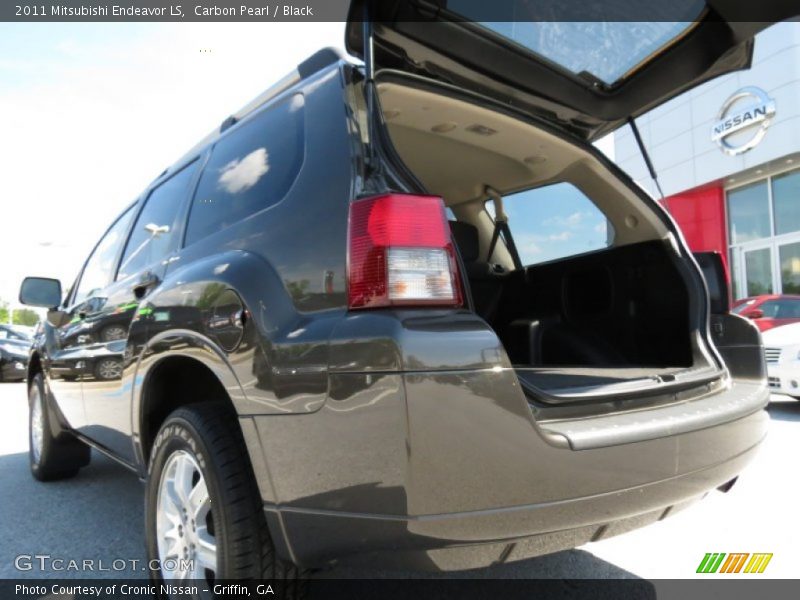 Carbon Pearl / Black 2011 Mitsubishi Endeavor LS