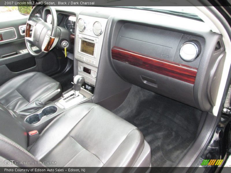 Dashboard of 2007 MKZ AWD Sedan