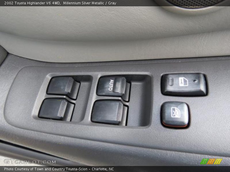 Millennium Silver Metallic / Gray 2002 Toyota Highlander V6 4WD