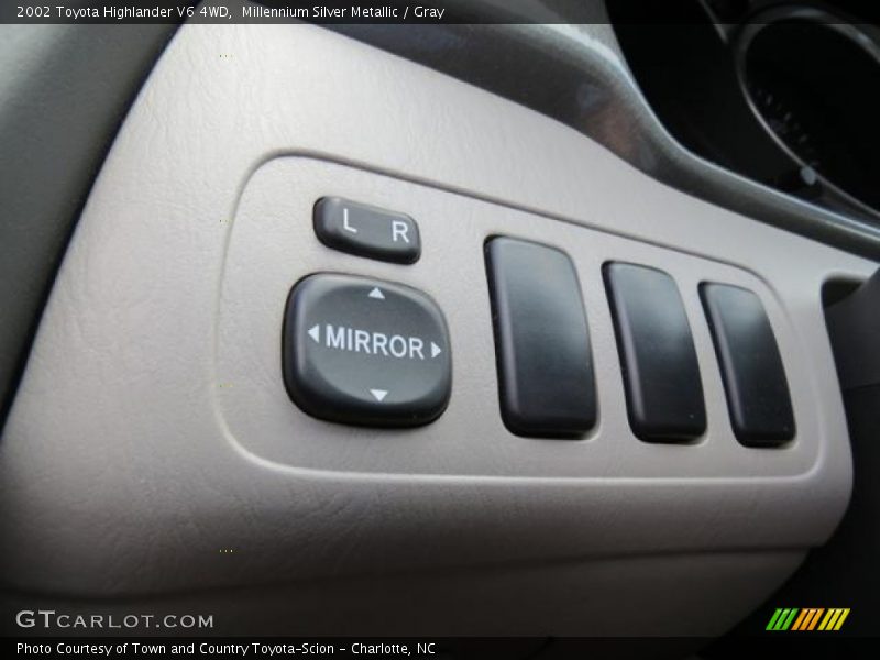 Millennium Silver Metallic / Gray 2002 Toyota Highlander V6 4WD