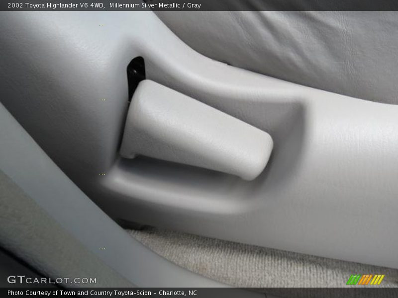 Millennium Silver Metallic / Gray 2002 Toyota Highlander V6 4WD