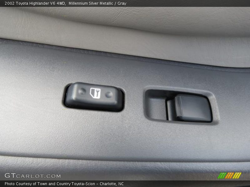 Millennium Silver Metallic / Gray 2002 Toyota Highlander V6 4WD