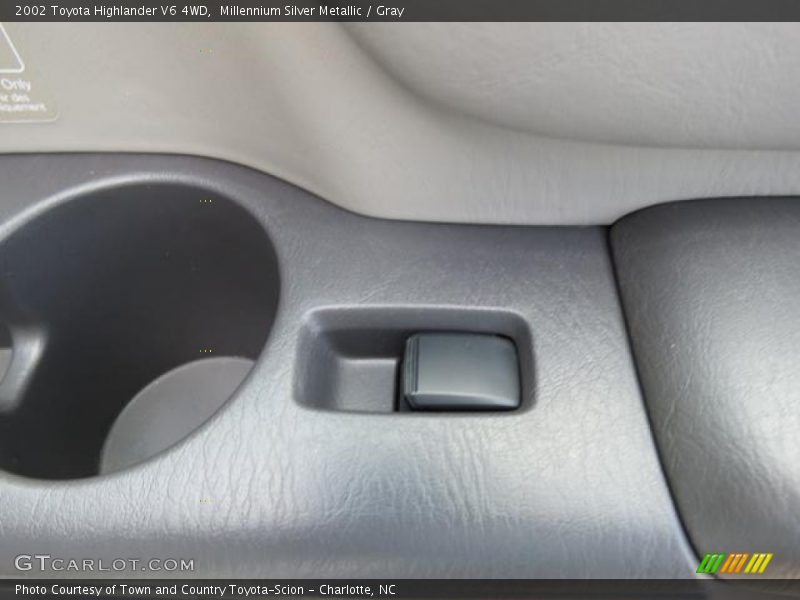 Millennium Silver Metallic / Gray 2002 Toyota Highlander V6 4WD
