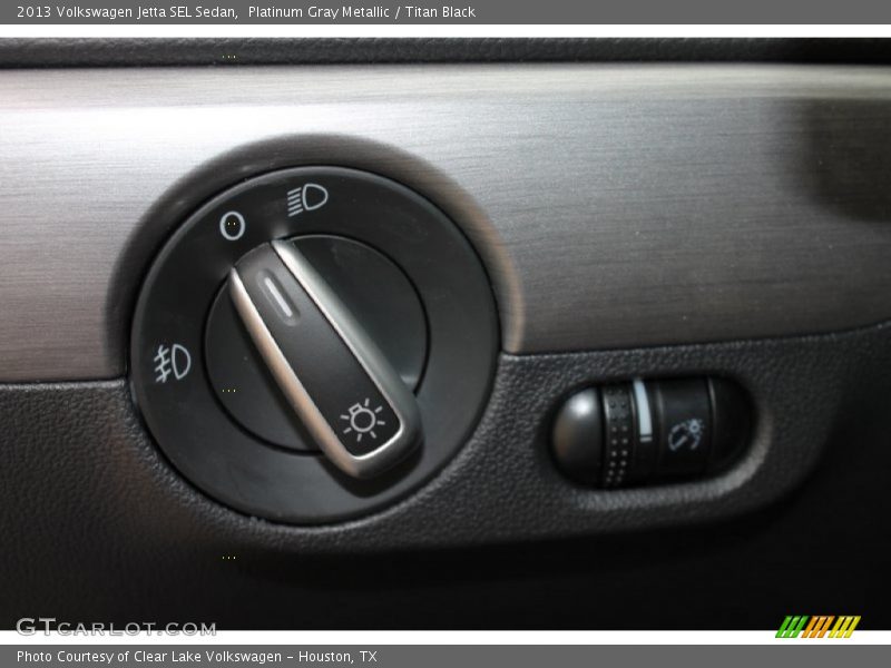 Platinum Gray Metallic / Titan Black 2013 Volkswagen Jetta SEL Sedan