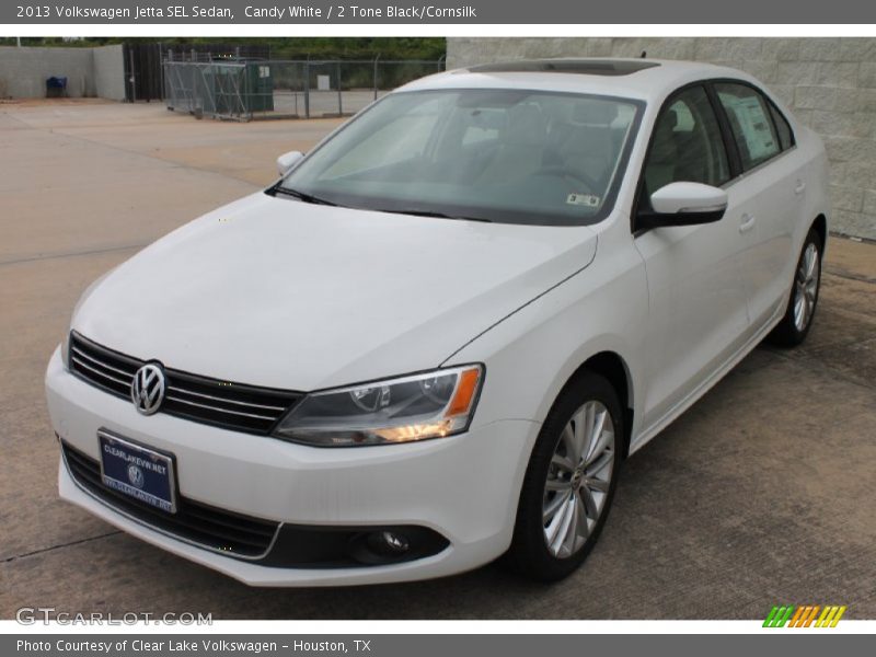 Candy White / 2 Tone Black/Cornsilk 2013 Volkswagen Jetta SEL Sedan